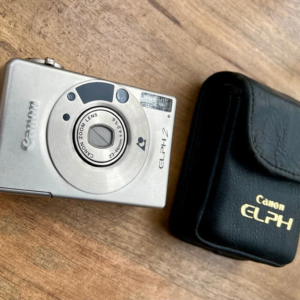 Canon Elph2 APS Point & Shoot Film Camera w Original Case Photography